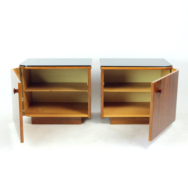 Art Deco Bedside Tables in Walnut and Black Glass, Czechoslovakia, 1940s, Set of 2 For Sale - Image 3 of 11