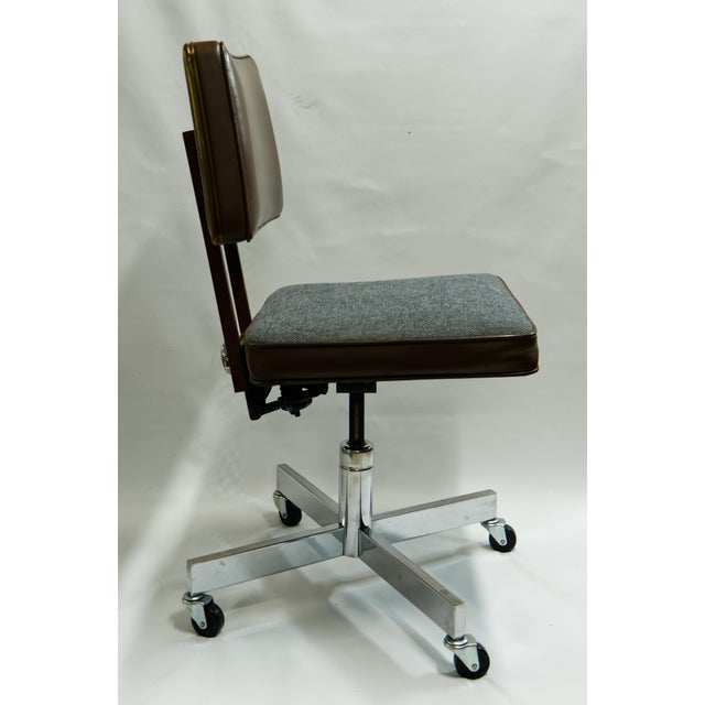 Mid-Century Modern Industrial United Chair Rolling Office Chair With Adjustable Height For Sale - Image 3 of 9