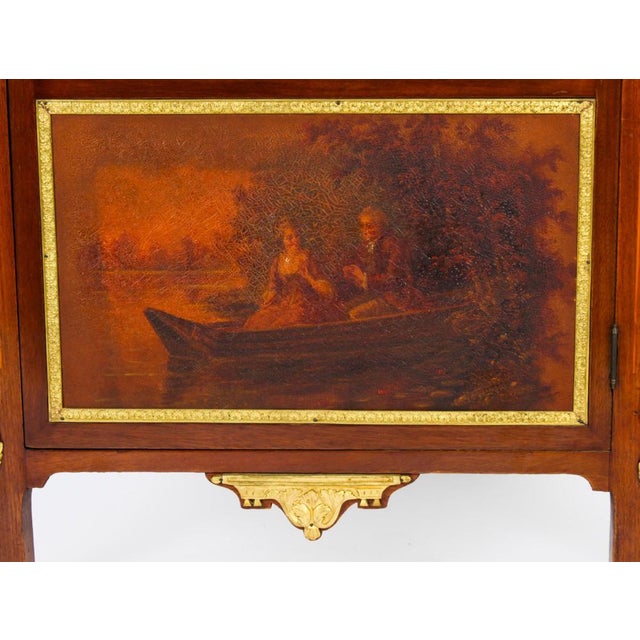 French Display Cabinet from Vernis Martin, 19th Century For Sale - Image 9 of 18