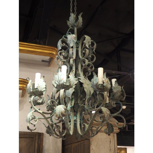 A French Patine Vert Wrought Iron and Tole 8-Light Chandelier, 20th Century For Sale - Image 14 of 18