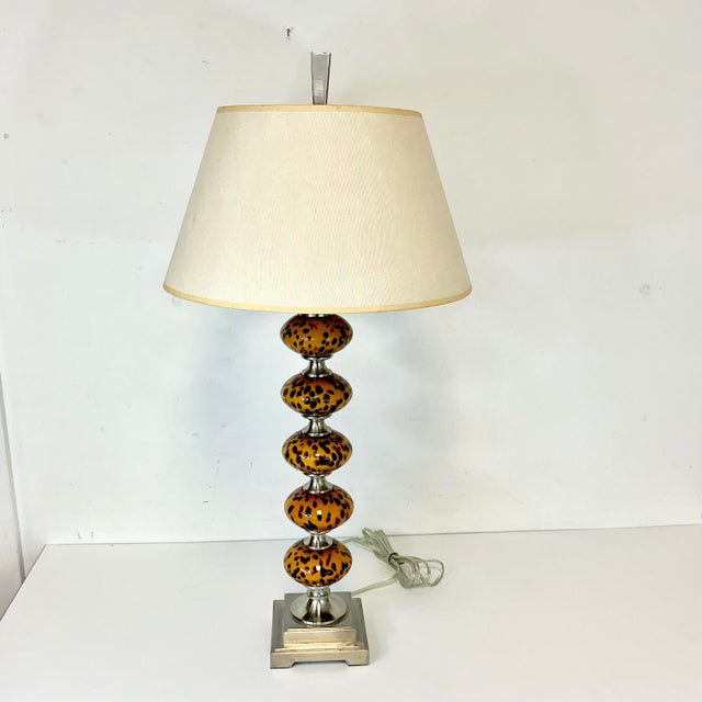 Hollywood Regency 1980s Vintage Boho Chic Hollywood Regency Murano Style Tortoise Glass Stacking Bulbs Table Lamp For Sale - Image 3 of 13