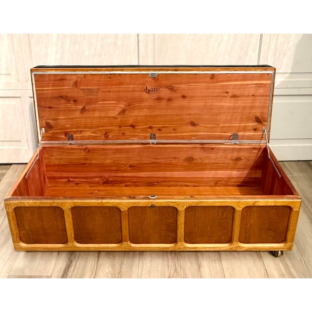 1960s Lane Mid-Century Oak Cedar Chest Storage Bench With Black Upholstery For Sale - Image 14 of 18