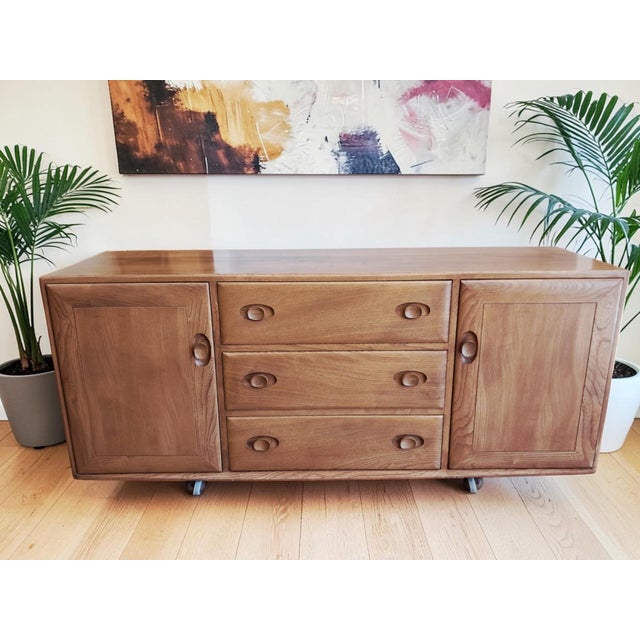 Mid-Century Windsor Sideboard in Elm by Lucian Ercolani for Ercol, 1960s For Sale - Image 11 of 18
