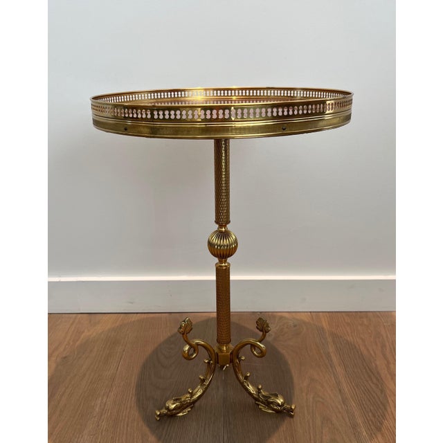 Neoclassical 1940s Brass and red celluloid pedestal table by Maison Jansen For Sale - Image 3 of 12