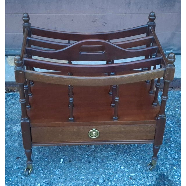 Traditional Early 20th Century English Regency Style Mahogany and Brass Rolling Canterbury For Sale - Image 3 of 9