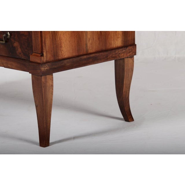 Small Antique Biedermeier Chest of Drawers in Walnut, 1810 For Sale - Image 9 of 18