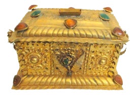 Example of Beaux-Arts Organization Accessories