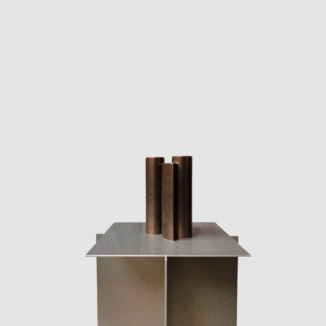Jan van der Vaart’s "Vase," created in 1970s, is a piece made of bronze-glazed ceramic .Designed and crafted in the...