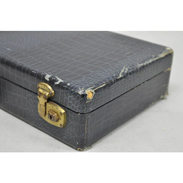 Vintage 1960s Mahjong Set Tiles in Case 162 Bakelite Tiles & 5 Racks For Sale - Image 14 of 18