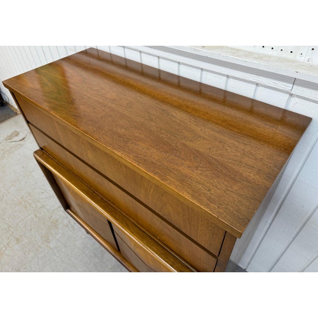 Mid-Century Modern United Diamond Walnut High Chest For Sale In Philadelphia - Image 6 of 9