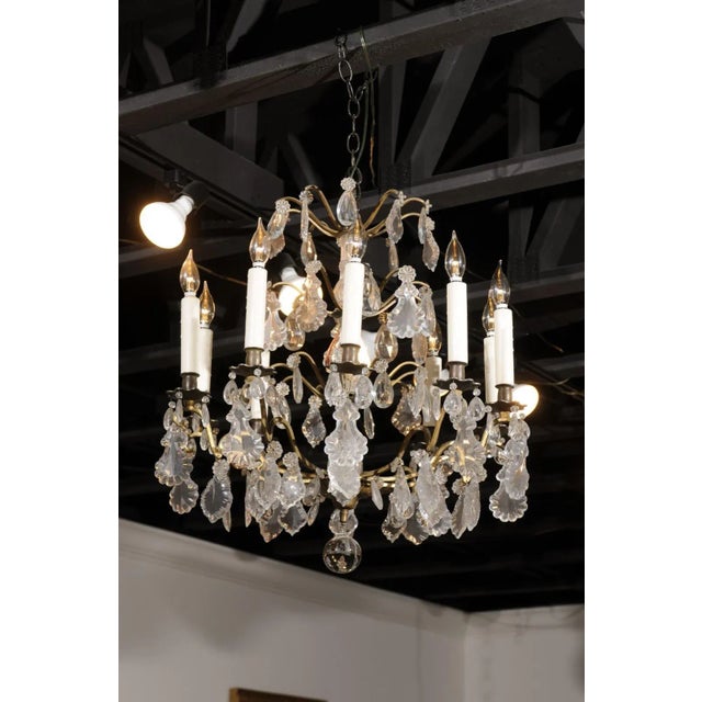 1900s French Ten-Light Crystal Chandelier with Brass Armature For Sale - Image 10 of 12