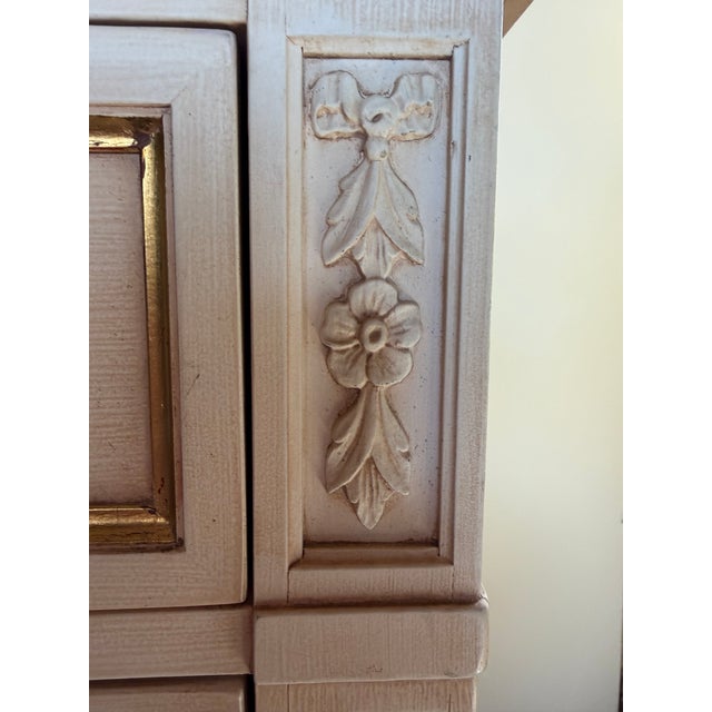 French Provincial 1960s Kindel Grand Rapids Rochelle and Metal Leaf 9-Drawer Dresser For Sale - Image 3 of 10