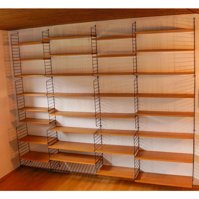 32 shelves in total. Two 30cm deep magazine racks. 15 ladders, including 5 ladders with a depth of 30cm and 10 with a...