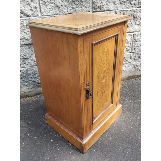 1900 - 1909 1900s Edwardian Inlaid Maple Side Cabinet For Sale - Image 5 of 10
