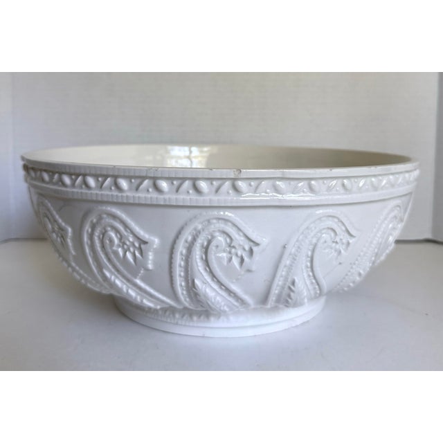 Vintage Mottahedeh Italian Ceramic Relief Centerpiece Serving Bowl For Sale In Los Angeles - Image 6 of 11
