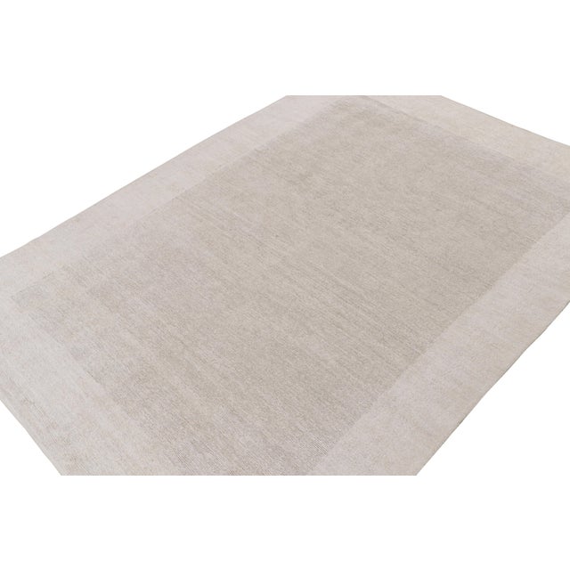 2010s Rug & Kilim’s Contemporary Hemp Rug in Beige and Off-White Tones For Sale - Image 5 of 7