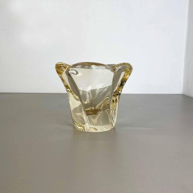 1970s Large Crystal Glass Centerpiece Shell Bowl from Daum Nancy, France, 1970s For Sale - Image 5 of 18