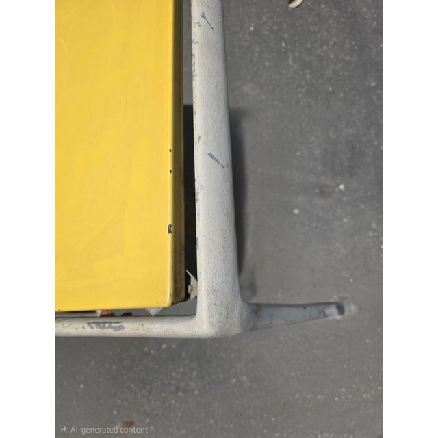 1970s Attributed to Richard Schultz Style Knoll Aluminum and Yellow Enamel Side-Coffee Table For Sale - Image 10 of 15