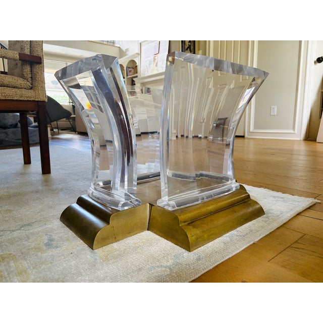 Spectrum Ltd. "Washington" Lucite, Cast Brass & Beveled Glass Cocktail Table, Attributed to Jeffrey Bigelow, Circa 1985–1987 For Sale - Image 13 of 16