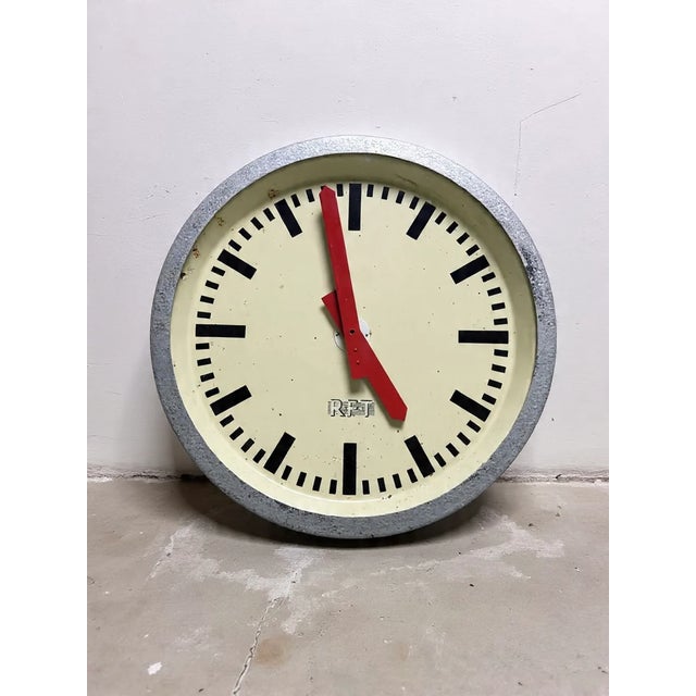 Industrial East German Industrial Factory Clock from RFT, 1960s For Sale - Image 3 of 11
