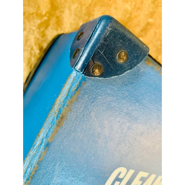 Early 20th Century Vintage English Laundry Mailing Box For Sale - Image 4 of 12