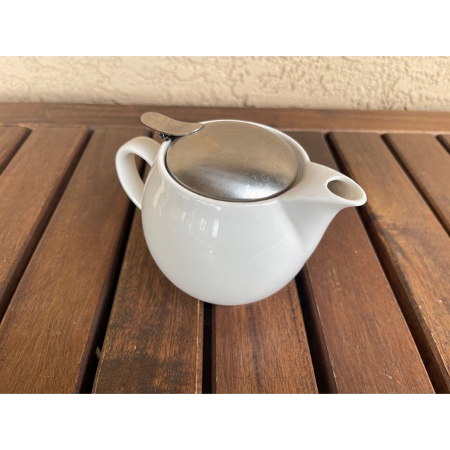 Compact and adorable, 12 oz teapot is perfect for brewing 1 cup full and a few more sips! You can enjoy your own flavor of...