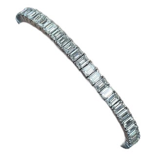 9.27 Carats Emerald Cut Diamond Tennis Bracelet For Sale