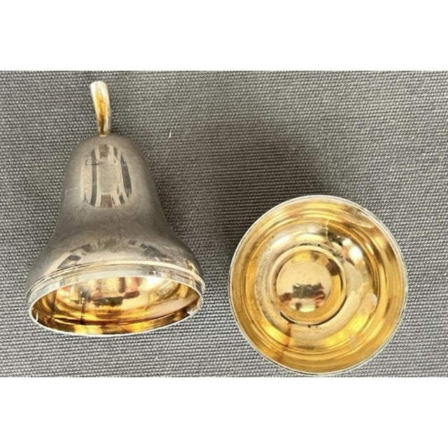 Tiffany sterling silver, Small sterling silver box, hallmarked and signed. Diameter approx. 3.4 cm. Height approx. 6.3 cm....