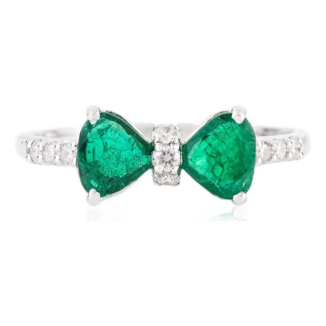 Natural Trillion Cut Emerald Diamond Bow Ring Size 5.5 in 14k White Gold For Sale