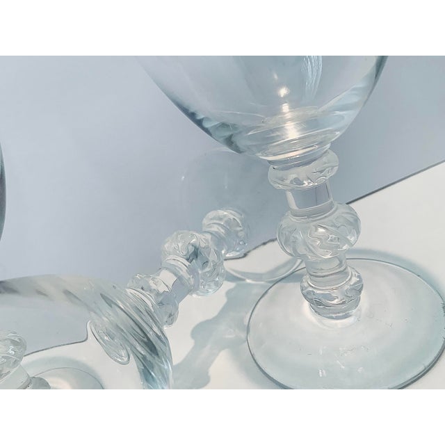 Mid 20th Century Signed 1950’s Vintage Lalique ‘Saint Hubert’ Crystal ‘Bourgogine’ Wine Goblet With 3 Frosted Leaf Decorations on the Stem, Art Deco Style- Set of 3 For Sale - Image 5 of 11