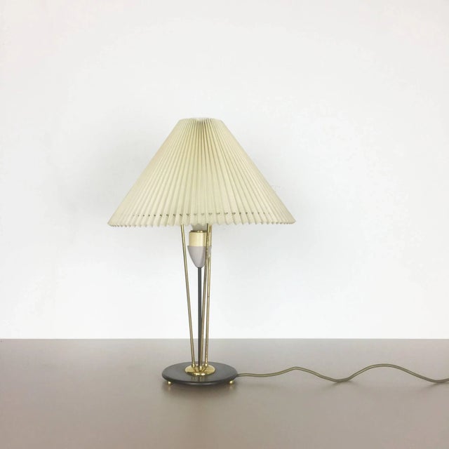 Table light Origin: Italy Age: 1950s Original 1960s table light made in Italy. This wonderful modernist 1960s table light...