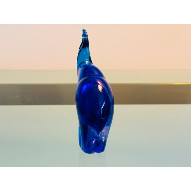 Vintage Pilgrim handblown glass elephant. In excellent vintage condition Deep cobalt blue