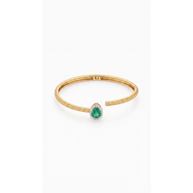Contemporary Elegant 18k Gold Emerald & Diamond Bracelet, 1.47ct & 1.09ct, New For Sale - Image 3 of 5