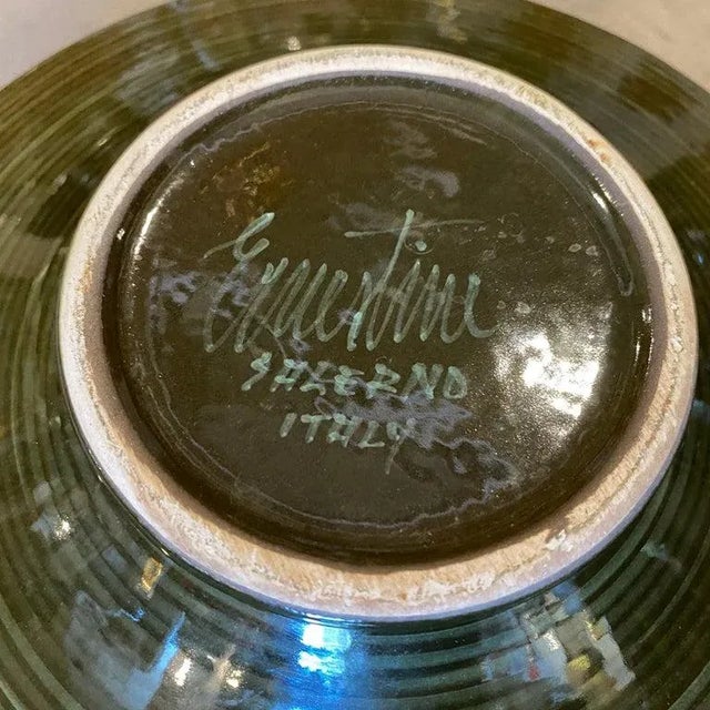 A modernist ceramic bowl by Ernestine Salerno. It's in perfect conditions.