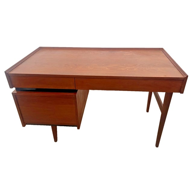 1960s Rare Mid-Century Modern Walnut Desk by Merton Gershun for Dillingham "Esprit" For Sale - Image 5 of 15