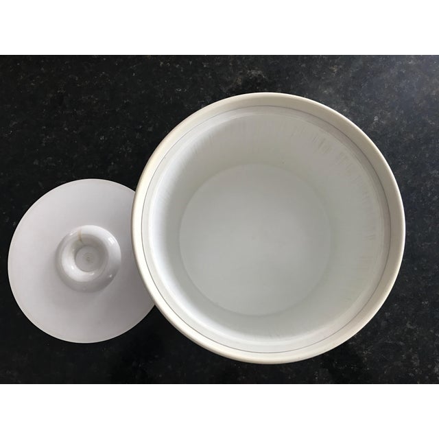 Vintage Mid-Century White Ice Bucket For Sale In New York - Image 6 of 7