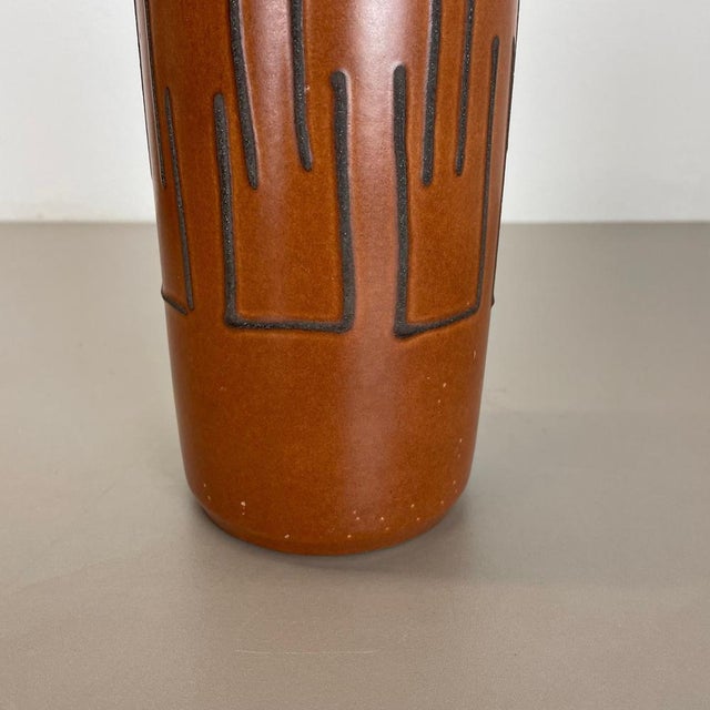Ceramic Line Tube Pottery Fat Lava Vase, 1970 For Sale - Image 7 of 16