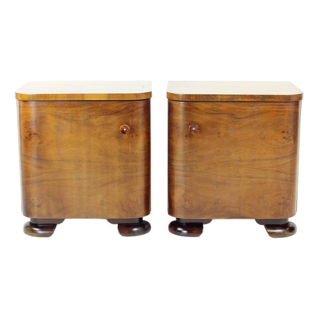 Vintage Art Deco Bedside Tables in Walnut Veneer, Czechoslovakia, 1930s, Set of 2 For Sale