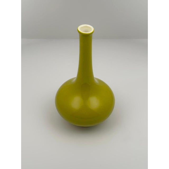 Mid-Century Modern Chartreuse Ceramic Bud Vase by Carlton Ware, 1960s For Sale - Image 3 of 10