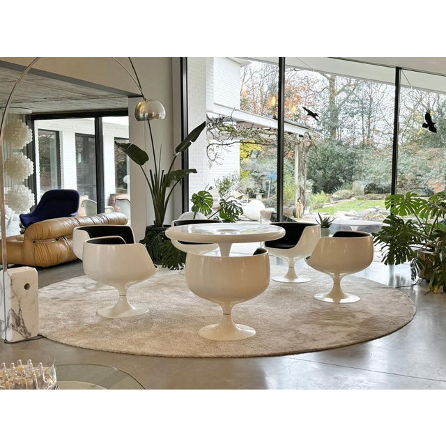 Asko Cognac XO Chairs & Matching Table by Eero Aarnio for Asko, Set of 5 For Sale - Image 4 of 18