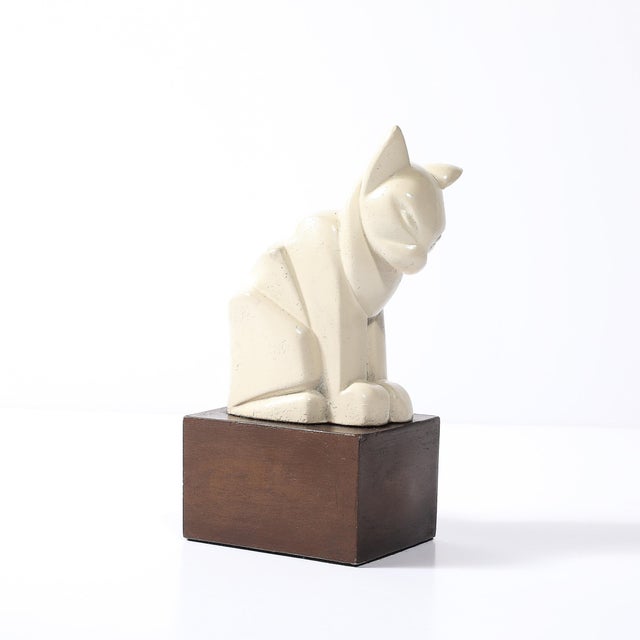 Art Deco Cubist Cat Sculpture in Cream Enamel on Brown Rectilinear Base For Sale - Image 4 of 14