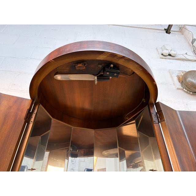 1930s Art Deco "Rocket" Style Figured Walnut Cylinder Cocktail Cabinet For Sale - Image 12 of 17