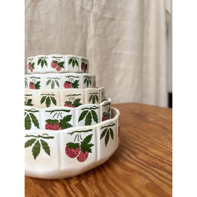 Vintage Strawberry Bowls - Set of 5 For Sale In Seattle - Image 6 of 6