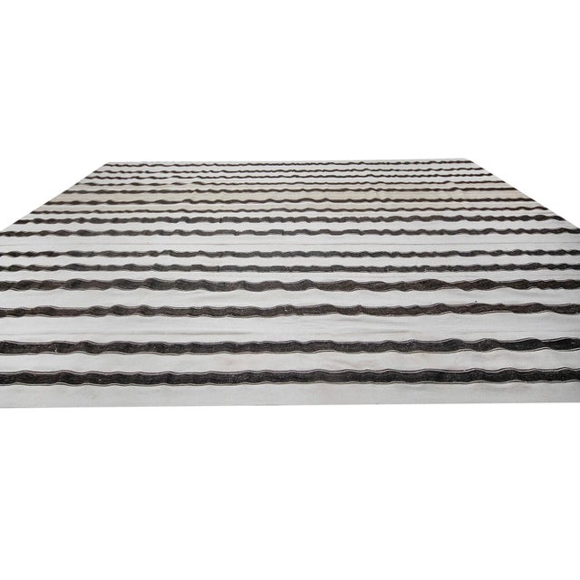 Mid 20th Century Oversized White & Gray Vintage Kilim Rug For Sale - Image 4 of 7