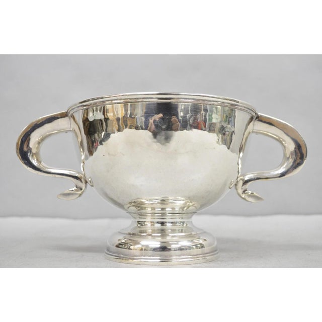 Traditional Antique Regency Silver Plated Thick Twin Handle Hand Hammered Trophy Cup Bowl For Sale - Image 3 of 16