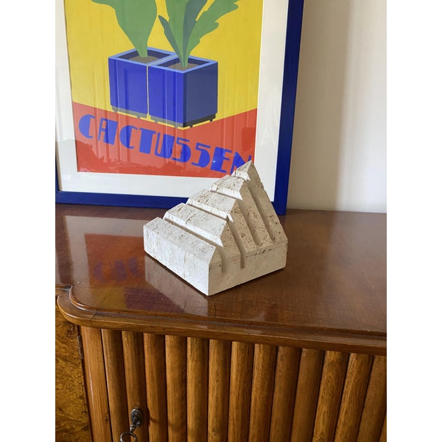 Travertine desk organizer Enzo Mari, Fratelli Mannelli, Italy, 1970s. H 16 cm - 19 × 15,5 cm. Conditions: good condition...