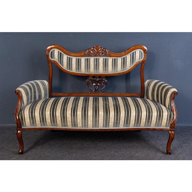 Sofa Epoch & Style: Art Nouveau - beginning of the 20th century Features - elegant furniture with a beautiful design...