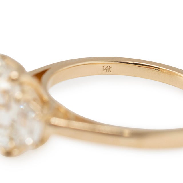 Gold 14k Yellow Gold Igi 3.03ctw Emerald Trapezoid Lab Grown Diamond Engagement Ring, Size 8 For Sale - Image 8 of 9