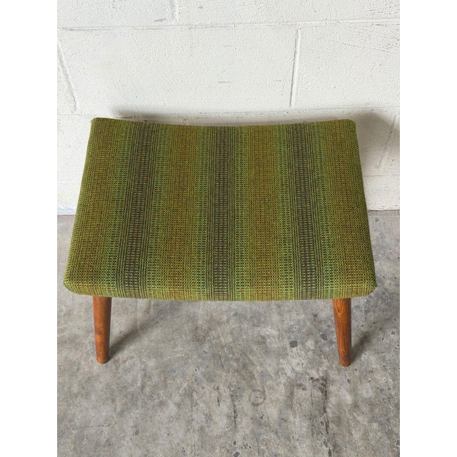 Green Fabric Ottoman With Walnut Legs Mid-Century Modern 1960s For Sale - Image 9 of 10