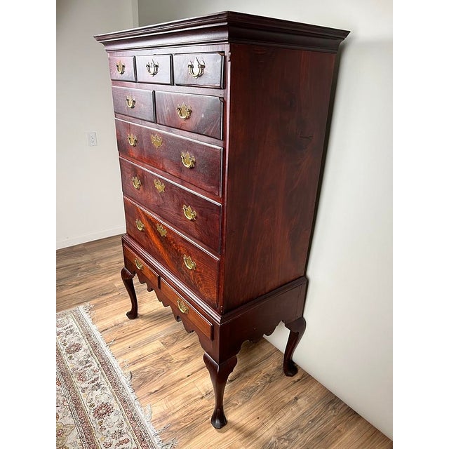 Late 18th Century Antique Queen Anne Walnut Chest on Frame With Drake Feet Probably Irish C. Late 18th Century For Sale - Image 5 of 9